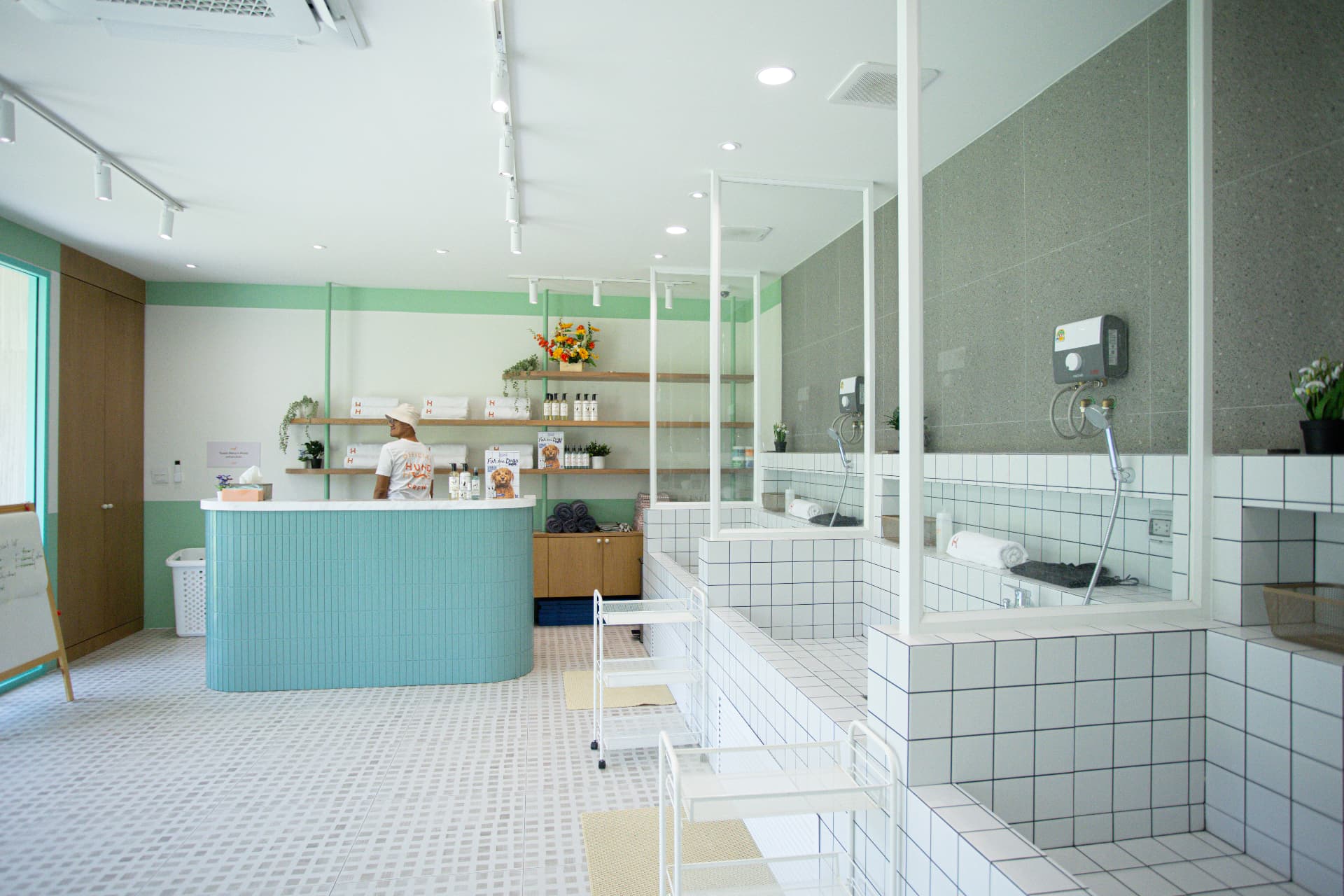 The HUND Wash Room with its mint front desk and tiled washing stations